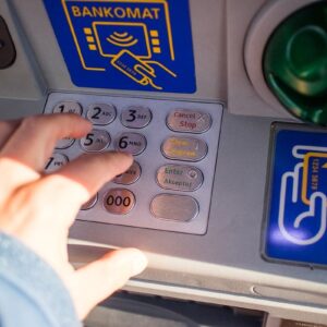 Jak Vybirat Z Bankomatu V Zahranici