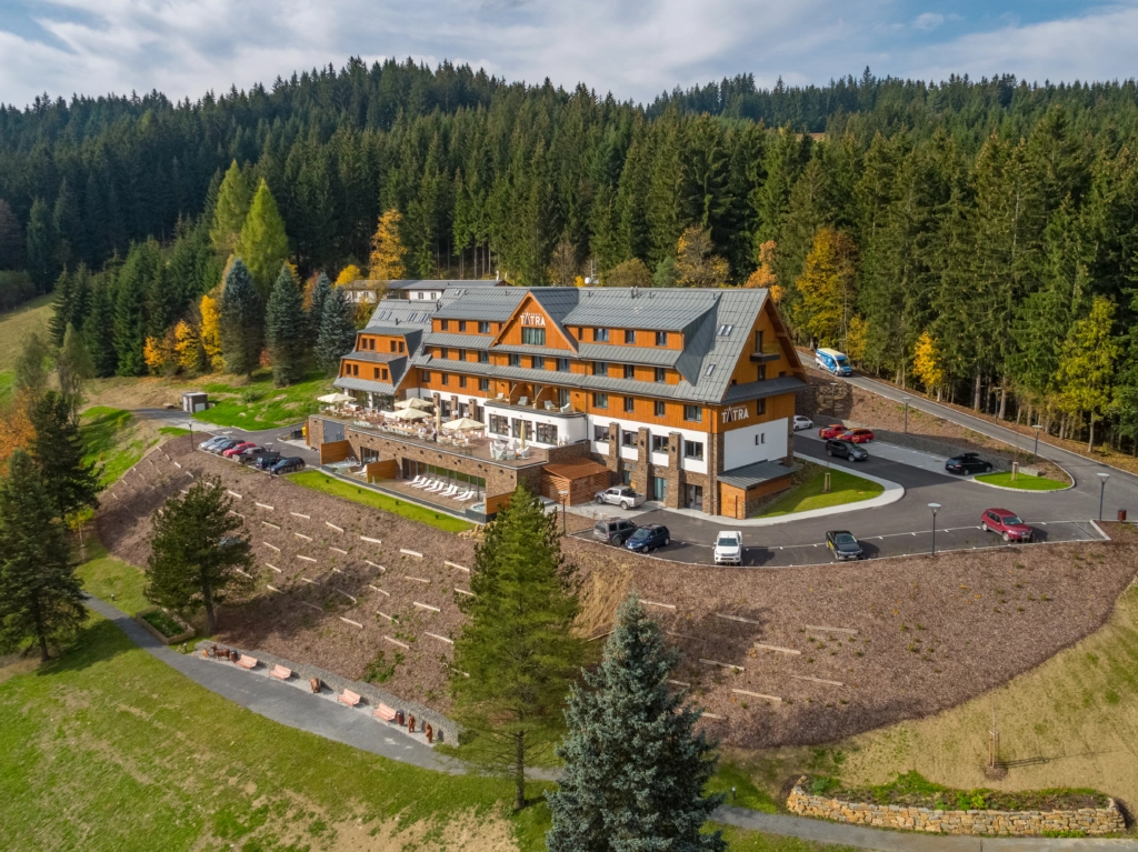 Rekonstrukce A Dostavba Hotelu Tatra Velké Karlovice (2017)