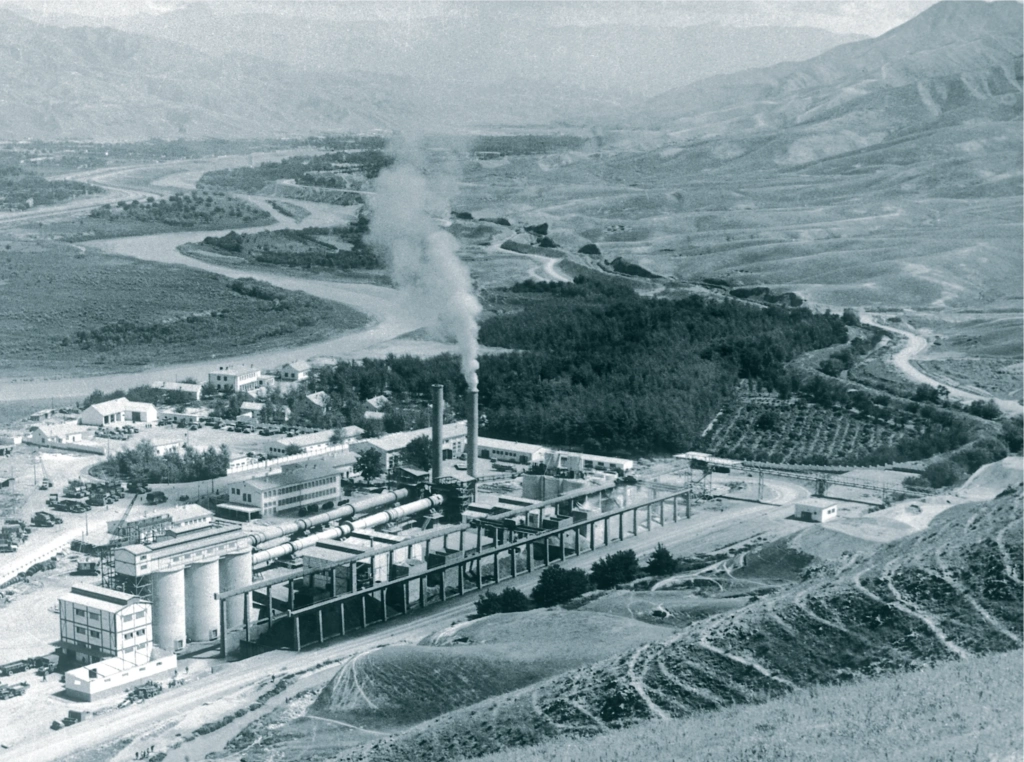 Výstavba Cementárny V Djebel Us Saraj V Afghánistánu (1955)